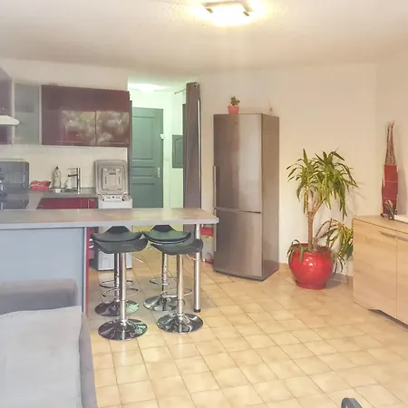 Charmant Proche Du Bord De Mer A Canet En Roussillon 35 M² Piscine Partagee アパート